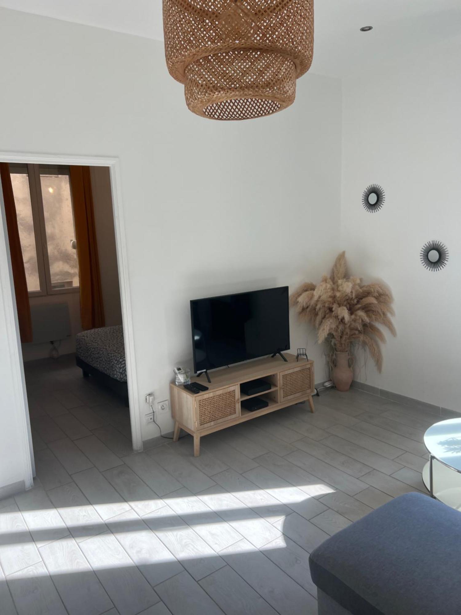 Grand T2 Climatise A 5 Min De La Gare St-Charles - Vieux Port Apartment Marseille Bagian luar foto